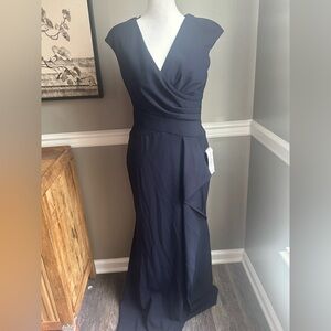 NEW Betsy & Adam V-Neck Cascade Ruffle‎ Evening Dress Gown Dress Sz 4 Navy